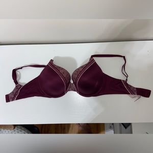 34DD Victorias Secret Bra